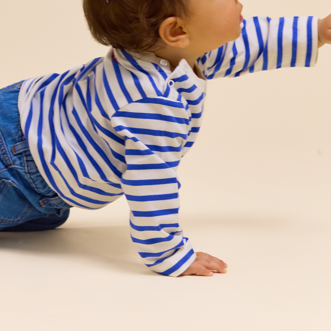 Baby Langarmshirt Gestreift aus Bio-Baumwolle in Königsblau/Off-White