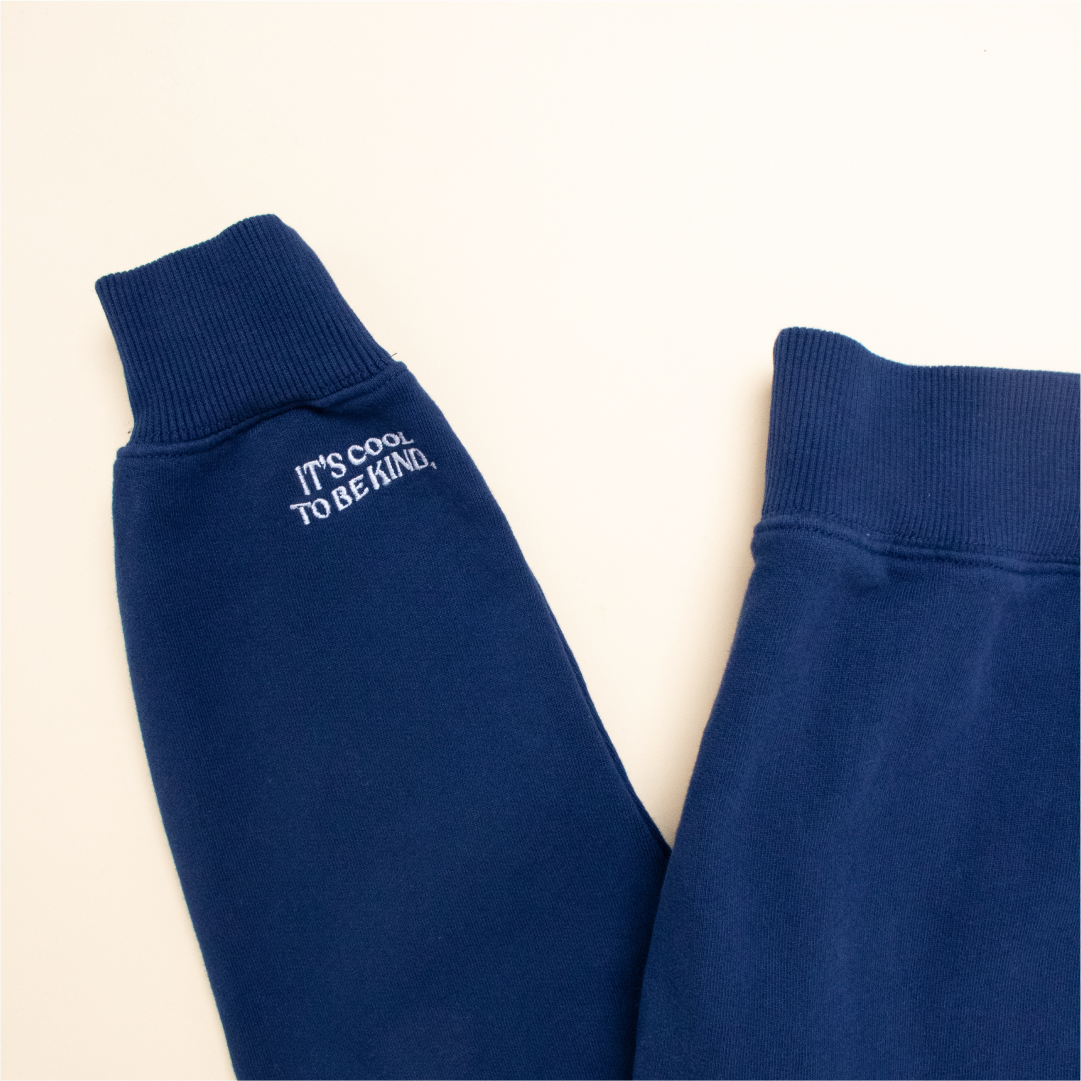 Kindness Sweater aus Bio-Baumwolle in Dunkelblau (Washed)