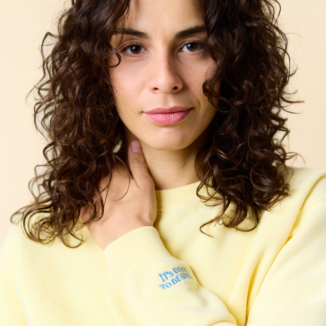 Kindness Sweater aus Bio-Baumwolle in Butter Yellow