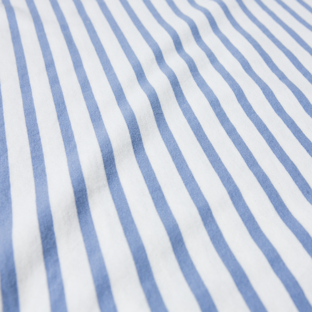 T-Shirt Gestreift aus Bio-Baumwolle in Eisblau/Off-White