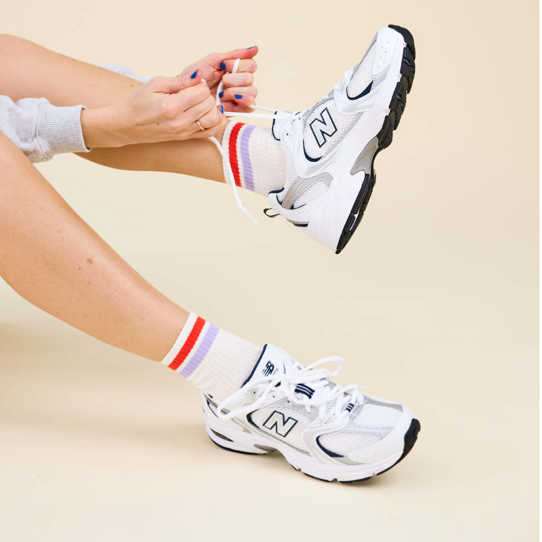 The Tennis - Ankle Socken aus Bio-Baumwolle in Lila/Rot