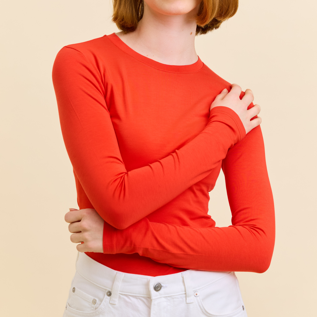 Tight Organic Cotton Long Sleeve Shirt in Red