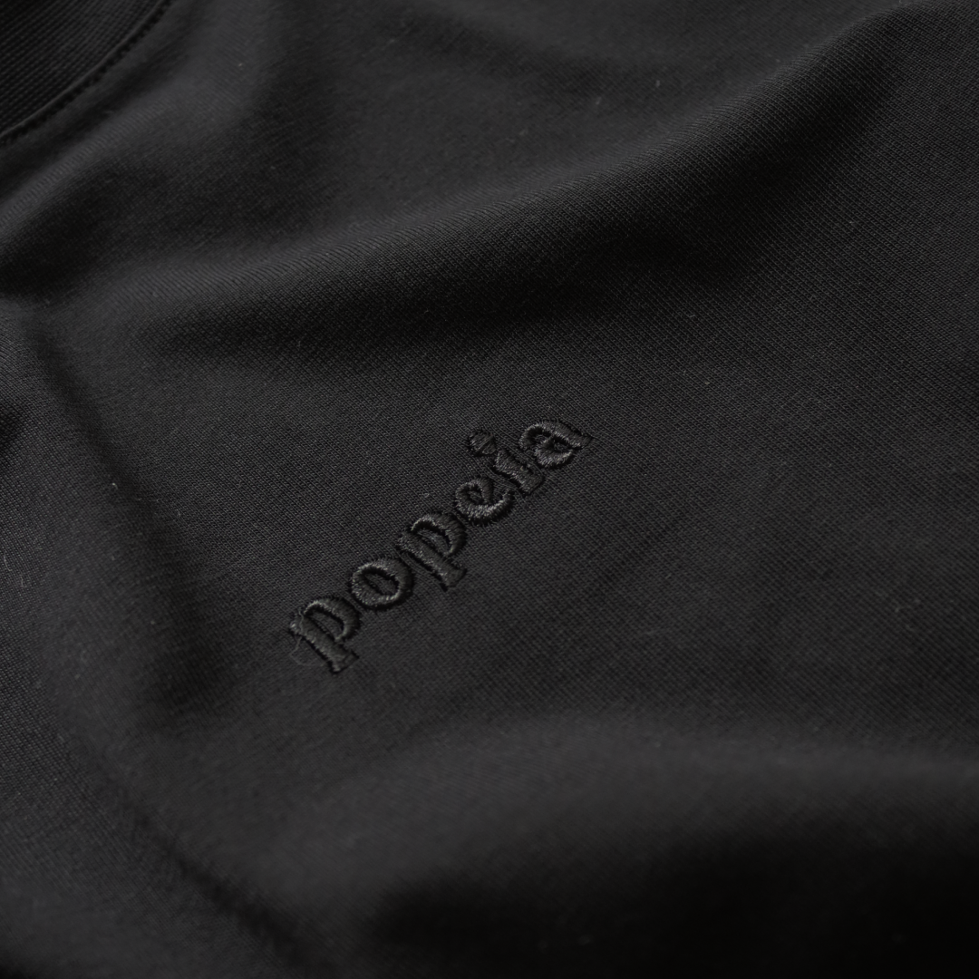 T-Shirt aus Bio-Baumwolle in Schwarz