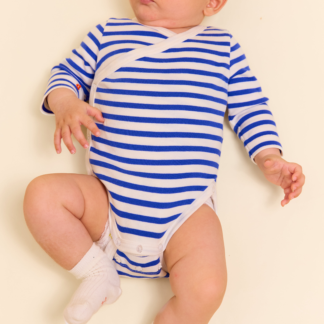 Baby Body Gestreift aus Bio-Baumwolle in Königsblau/Off-White