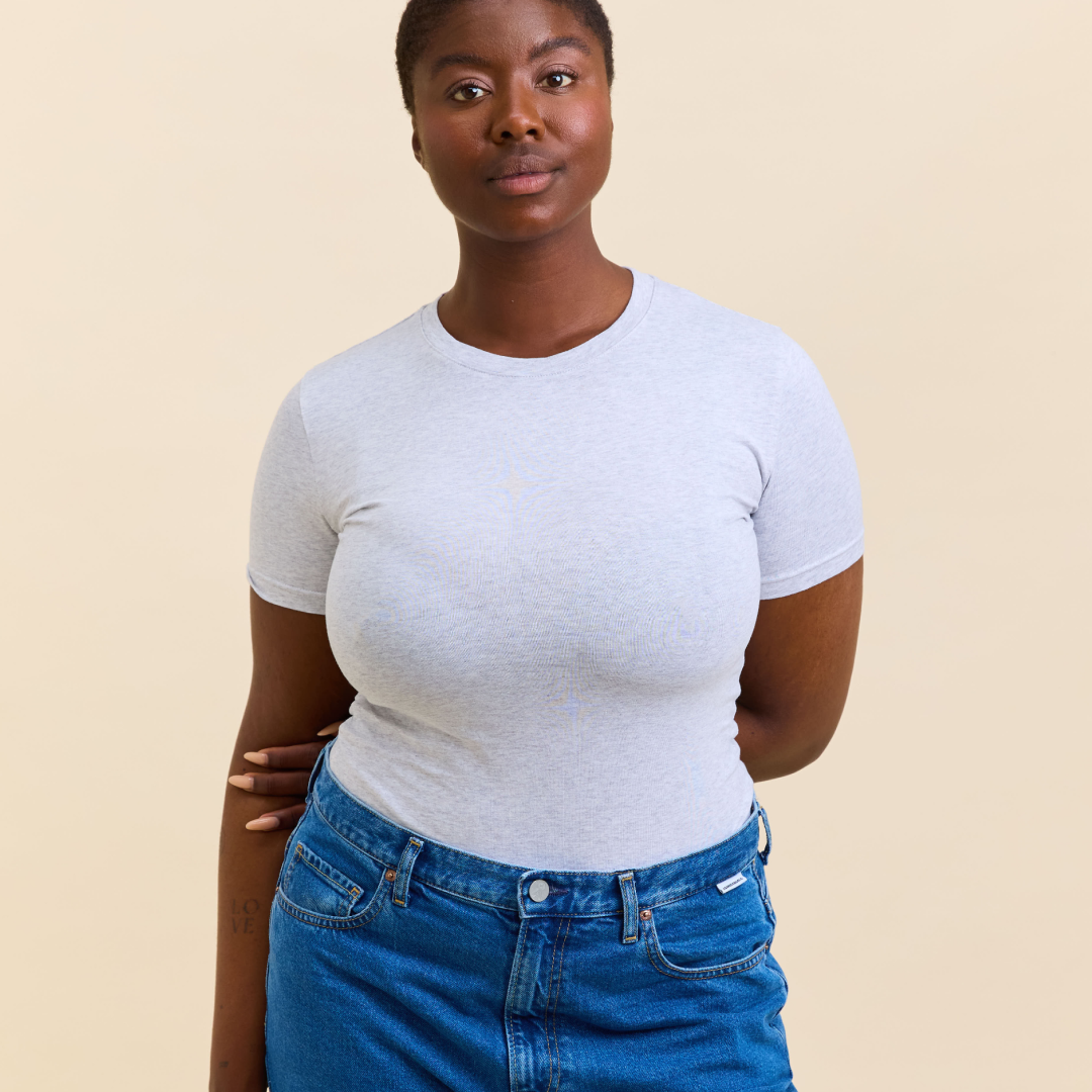 ‍Tight T-Shirt aus Bio-Baumwolle in Grau (100% off)
