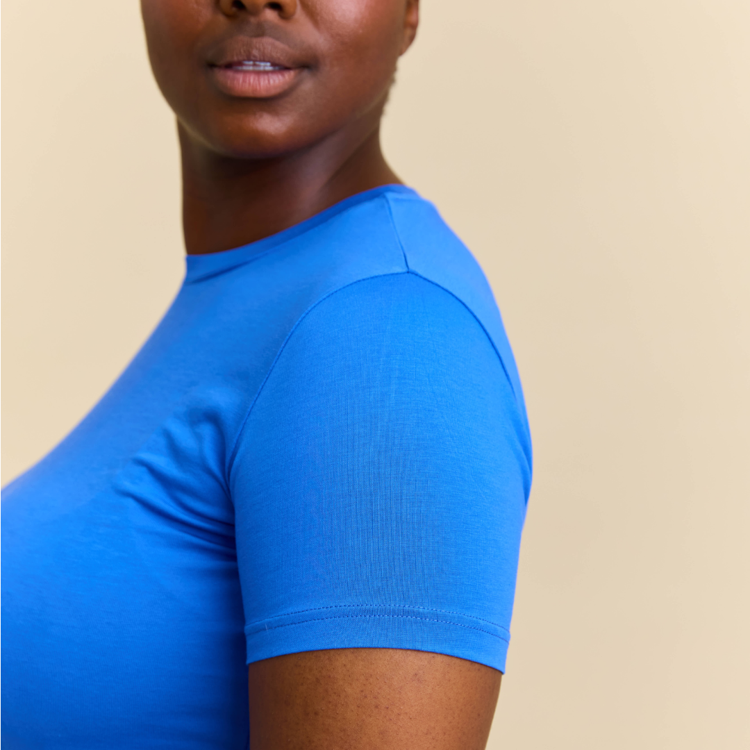 Tight T-Shirt aus Bio-Baumwolle in Königsblau