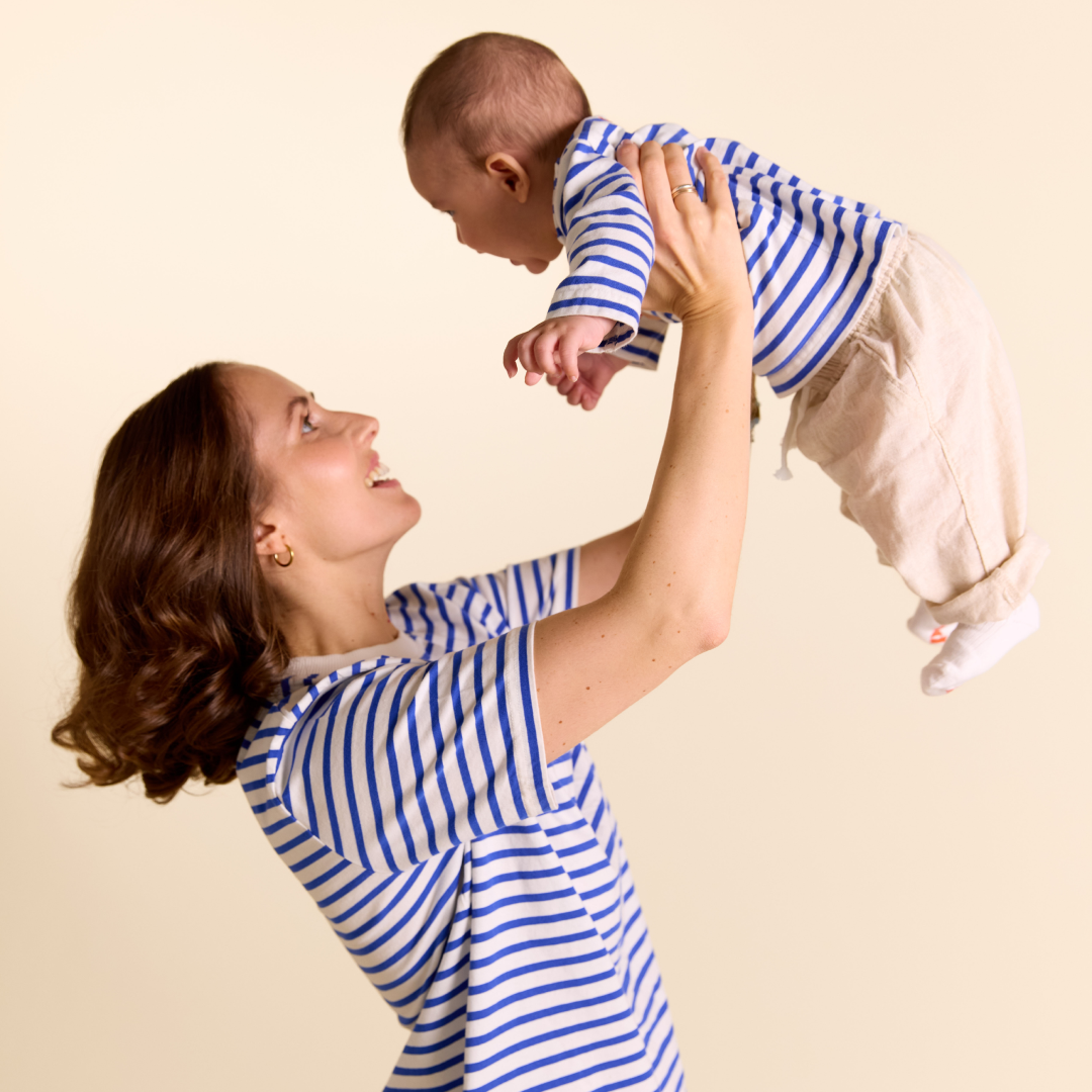 Baby Langarmshirt Gestreift aus Bio-Baumwolle in Königsblau/Off-White
