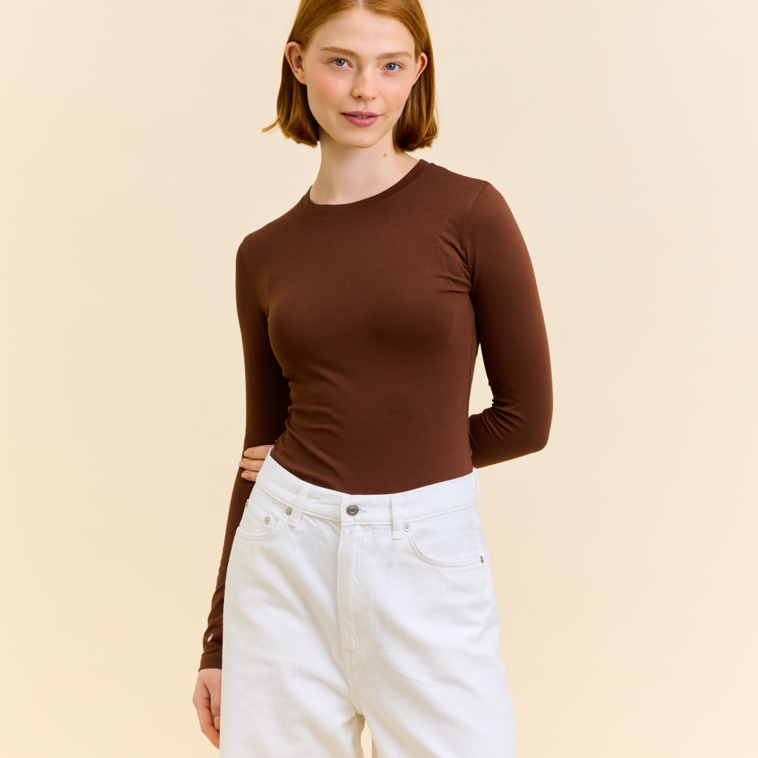‍Tight Langarmshirt aus Bio-Baumwolle in Dunkelbraun (100% off)