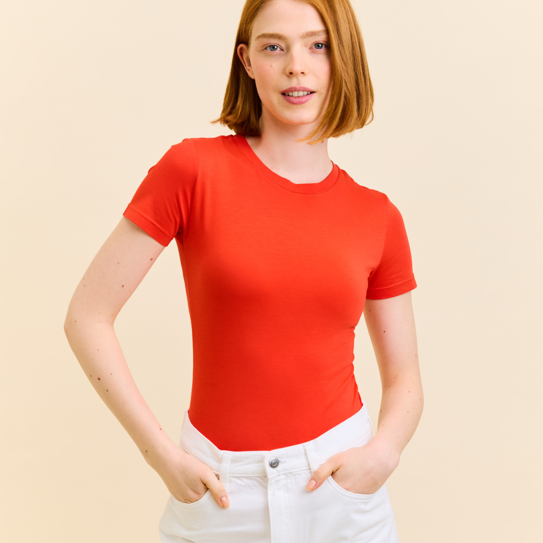 Tight T-Shirt aus Bio-Baumwolle in Rot