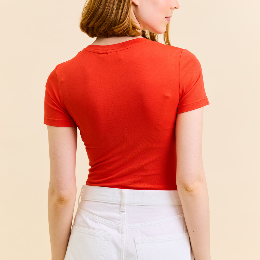 Tight T-Shirt aus Bio-Baumwolle in Rot