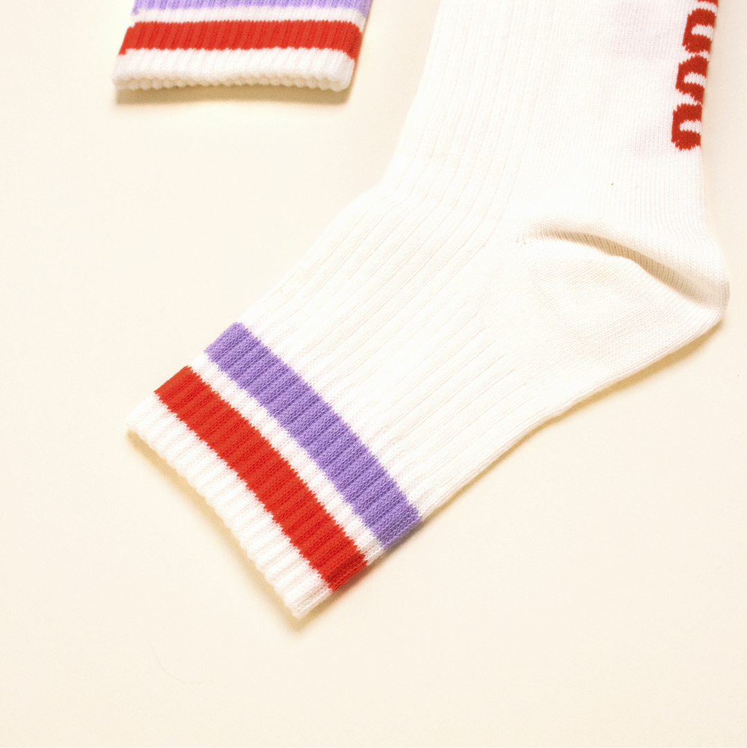 The Tennis - Organic Cotton Ankle Socks in Lilac/Red