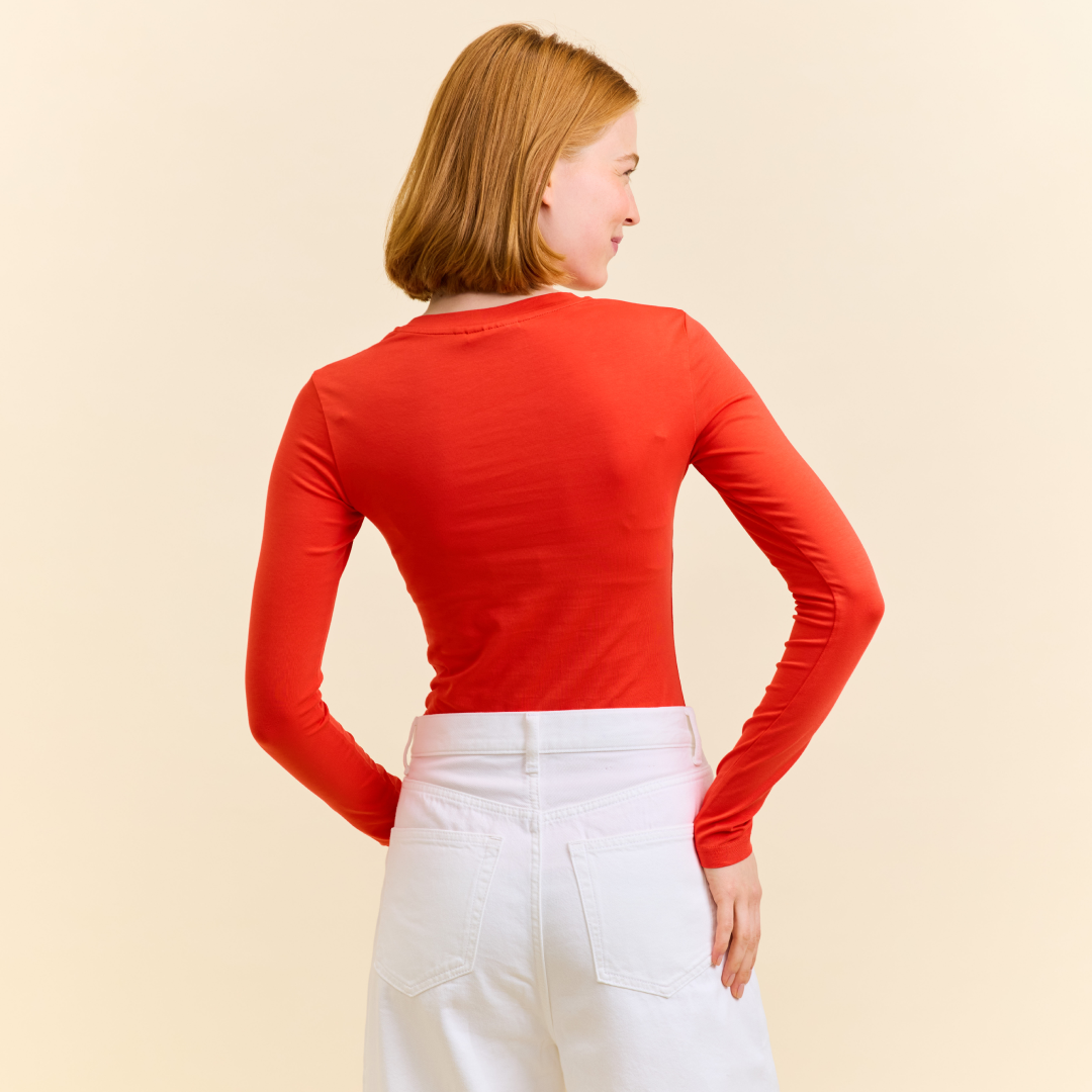 Tight Organic Cotton Long Sleeve Shirt in Red